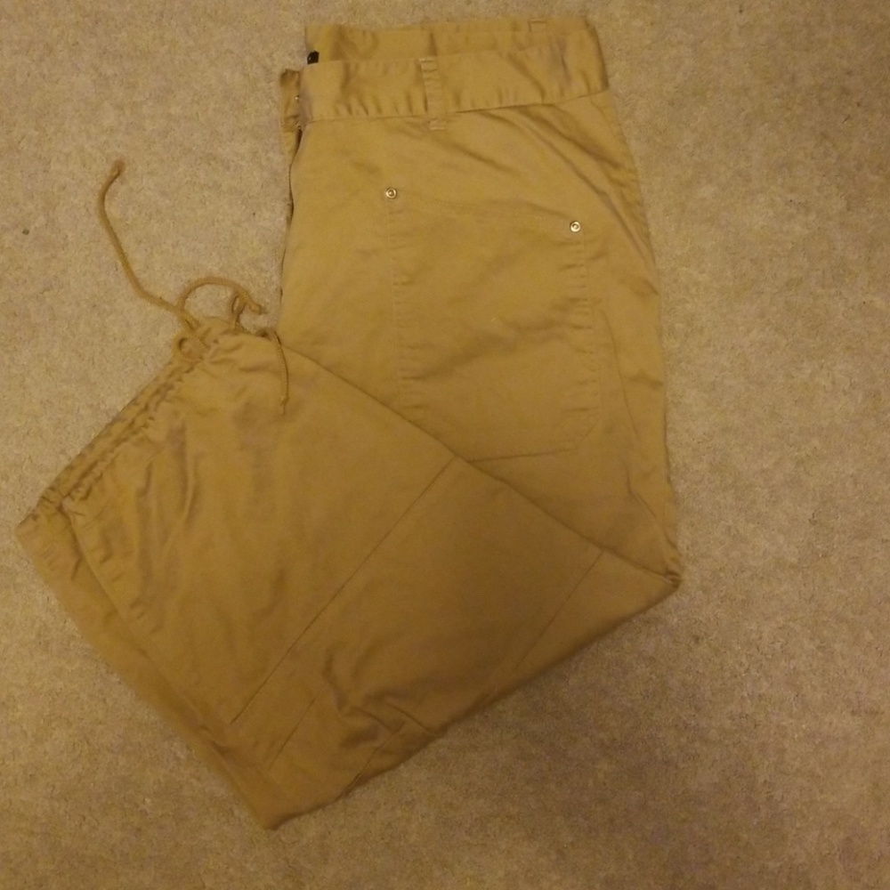 Gold capris - Picture 4 of 4